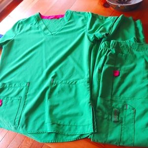 Carhartt scrub set small